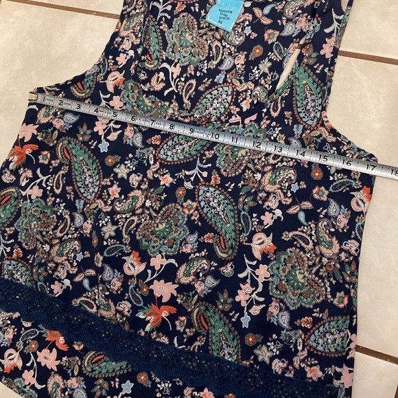 h.i.p. Tank Top - Picture 9 of 11